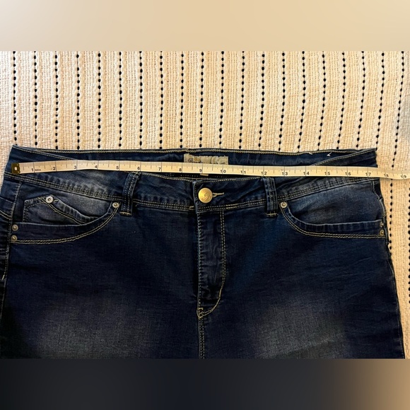 Royalty Want a Betta Butt Blue Denim Jeans Shorts - Picture 6 of 6